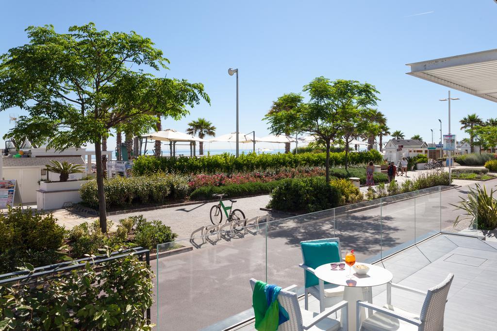Hotel Commodore Riccione Exterior photo