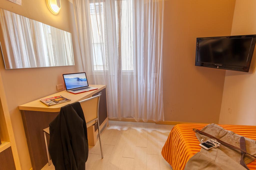 Hotel Commodore Riccione Exterior photo