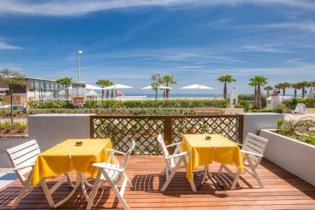 Hotel Commodore Riccione Exterior photo