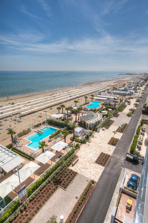 Hotel Commodore Riccione Exterior photo